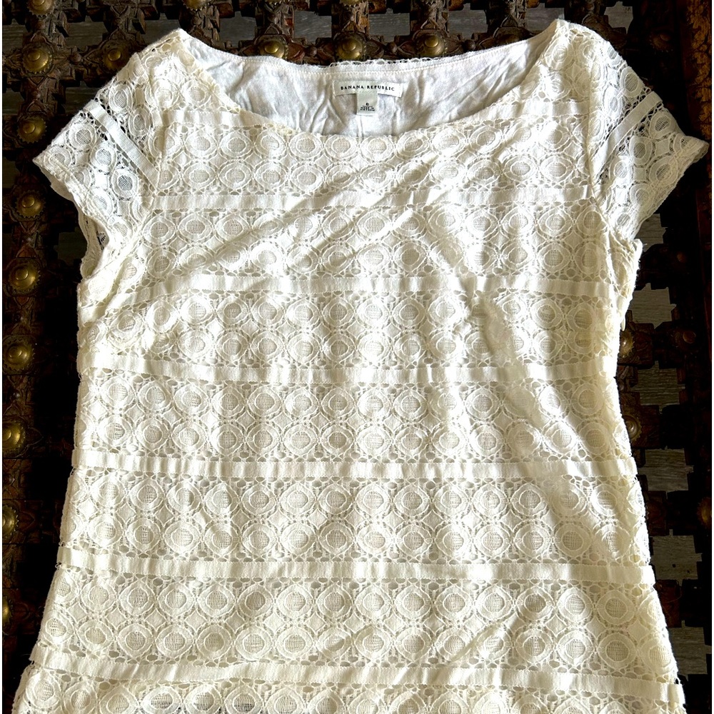 Banana Republic White Crochet Overlay Top Lined Sz6 Pre Owned
